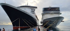 Next to the QM2, the Epic is actually much bigger.