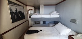 Set up of balcony cabin for 3 persons.