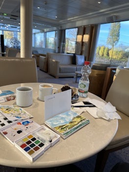 Got to sit and paint the day in the lounge very relaxing 