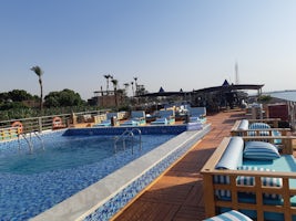 The sun deck and pool