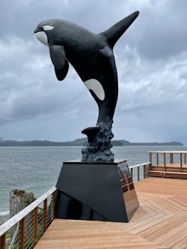 Orca monument. Designed by Wyland. Given to the people of Icy Strait by NCL. 