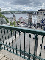Quebec City walk on your own 