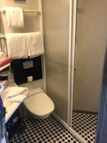 Cabin/bathroom 