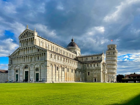 Morning light at the Tower of Pisa
