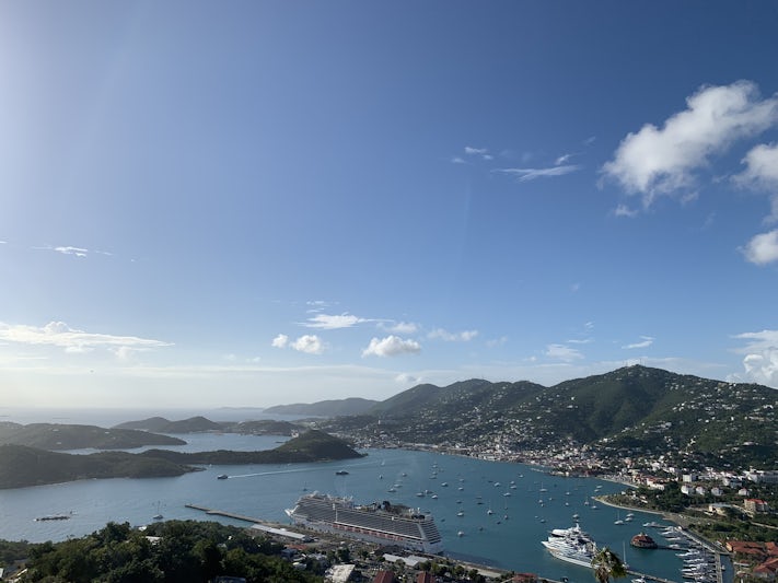 NCL Escape in port at St Thomas