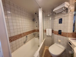 J4 bathroom, aft room
