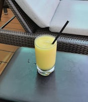 Afternoon fruit drink: banana daiquiri
