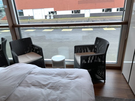 This what is considered a balcony!  You could not reach the bed if they had not done this!  Completely false information!