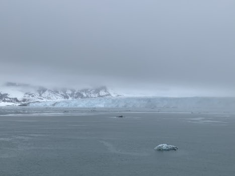 Best we could see of the Hubbard Glacier 