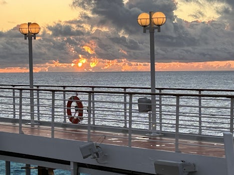 Spectacular sunrise on the track on deck 10