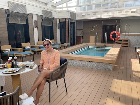 The Courtyard at 14th floor Haven suites served as addl space to hang out or have breakfast, since aJade does not have its own lounge, but the pool n tub are too small.