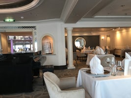Dining Club (Speciality dining £34.95 pp)