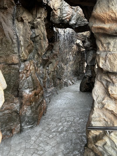 The Grotto on NCL Escape