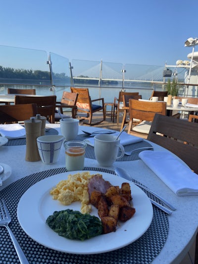 Breakfast on the Atla Sun deck 