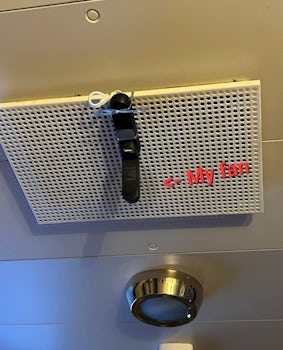 My hand fan on the AC vent to get a bit of air in cabin