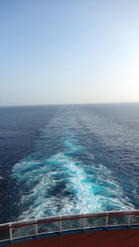 View of the ship's wake from balcony 7465
