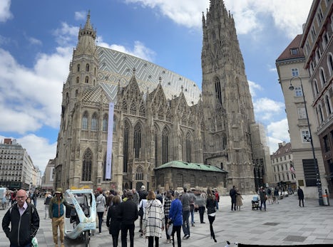 St Stephen’ Cathedral in Vienna 