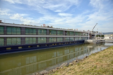 Avalon Envision, docked at Krems, Austria