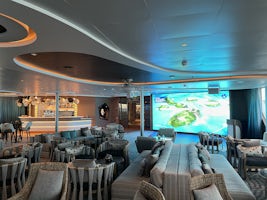 The Discovery Lounge. A bar and meeting place. The only one on board