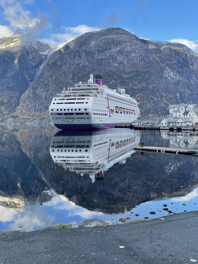 Ambience docked in at Eidfjord