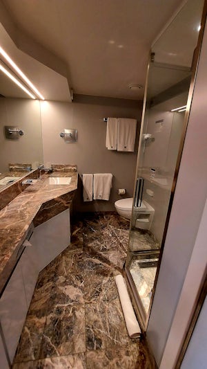 Yacht Club cabin bathroom