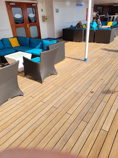 No shortage of deck spaces 