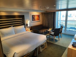 Yacht Club Deluxe Suite 