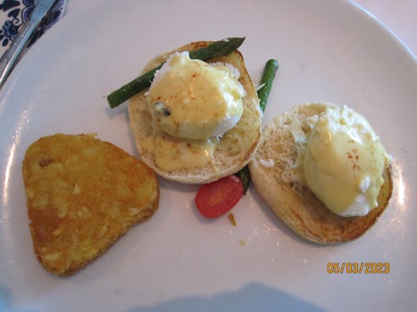 Main dining room - port day crab meat eggs benedict with overcooked eggs (almost hard boiled) and 'missing' crabmeat